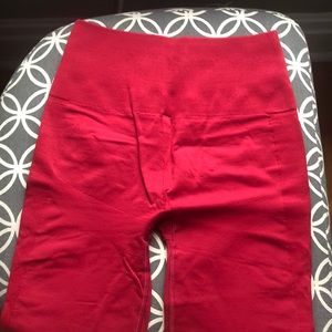 Red Lululemon Zone in Tight Size 6